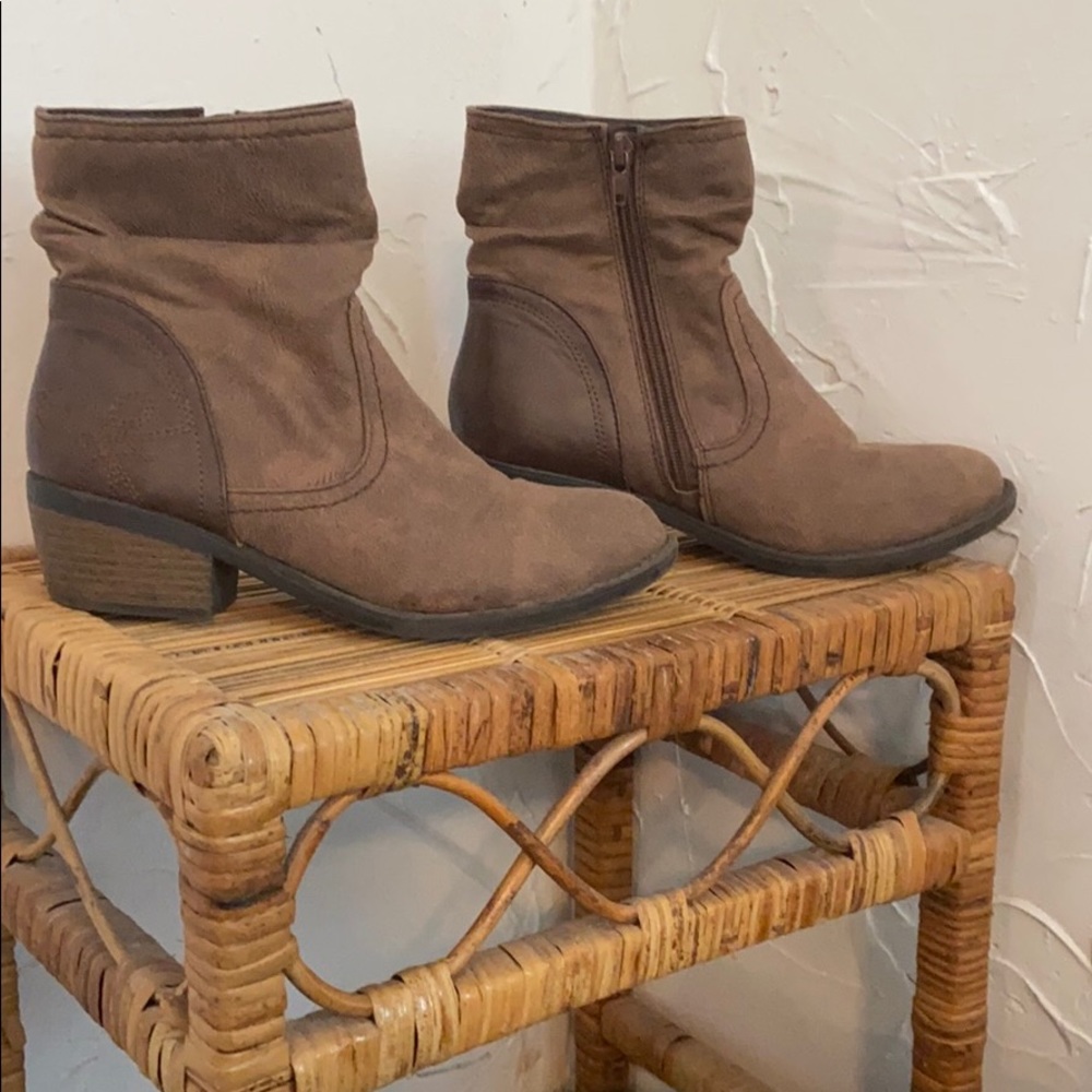 Brown boots cute detail